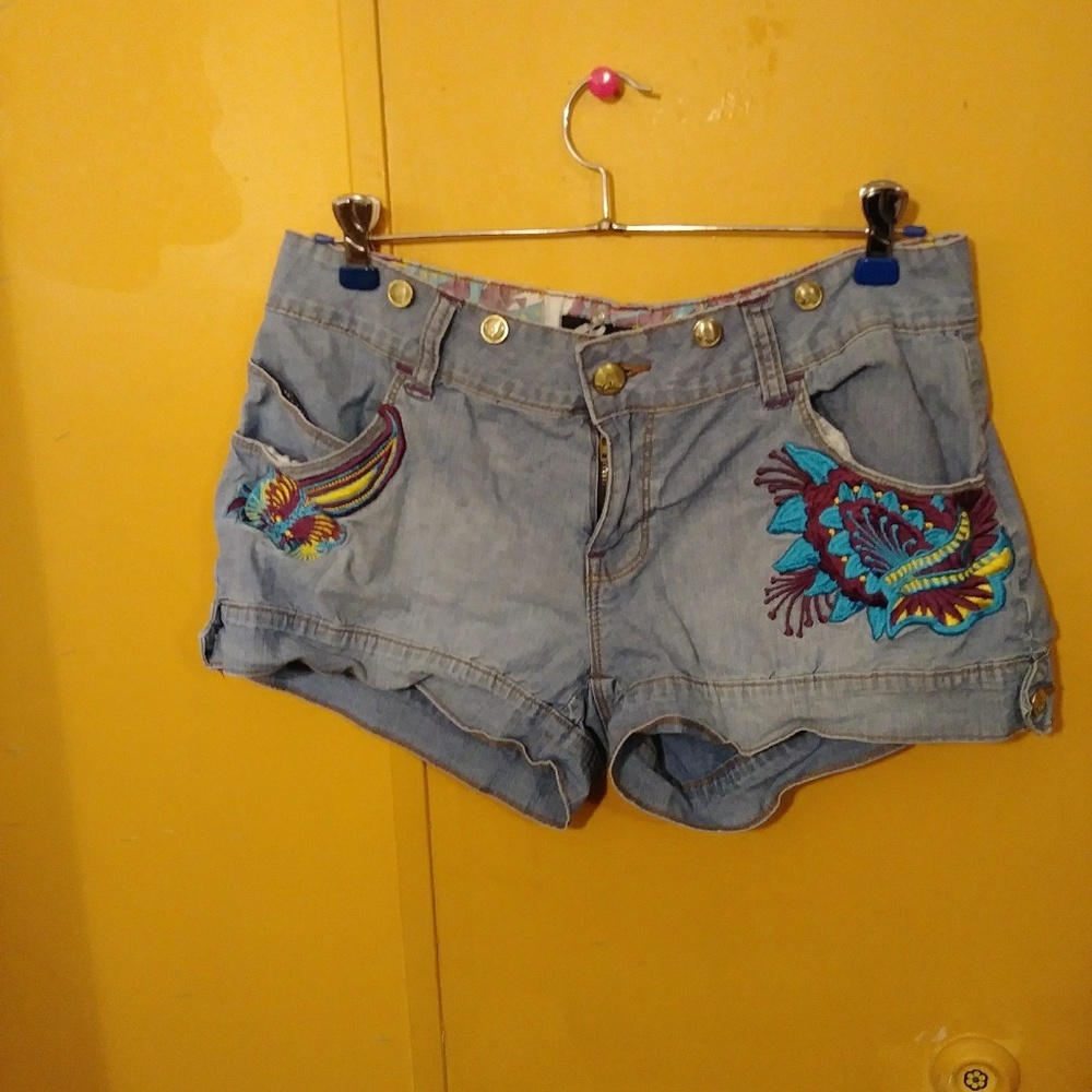 Vintage embroidery rocawear Jean shorts